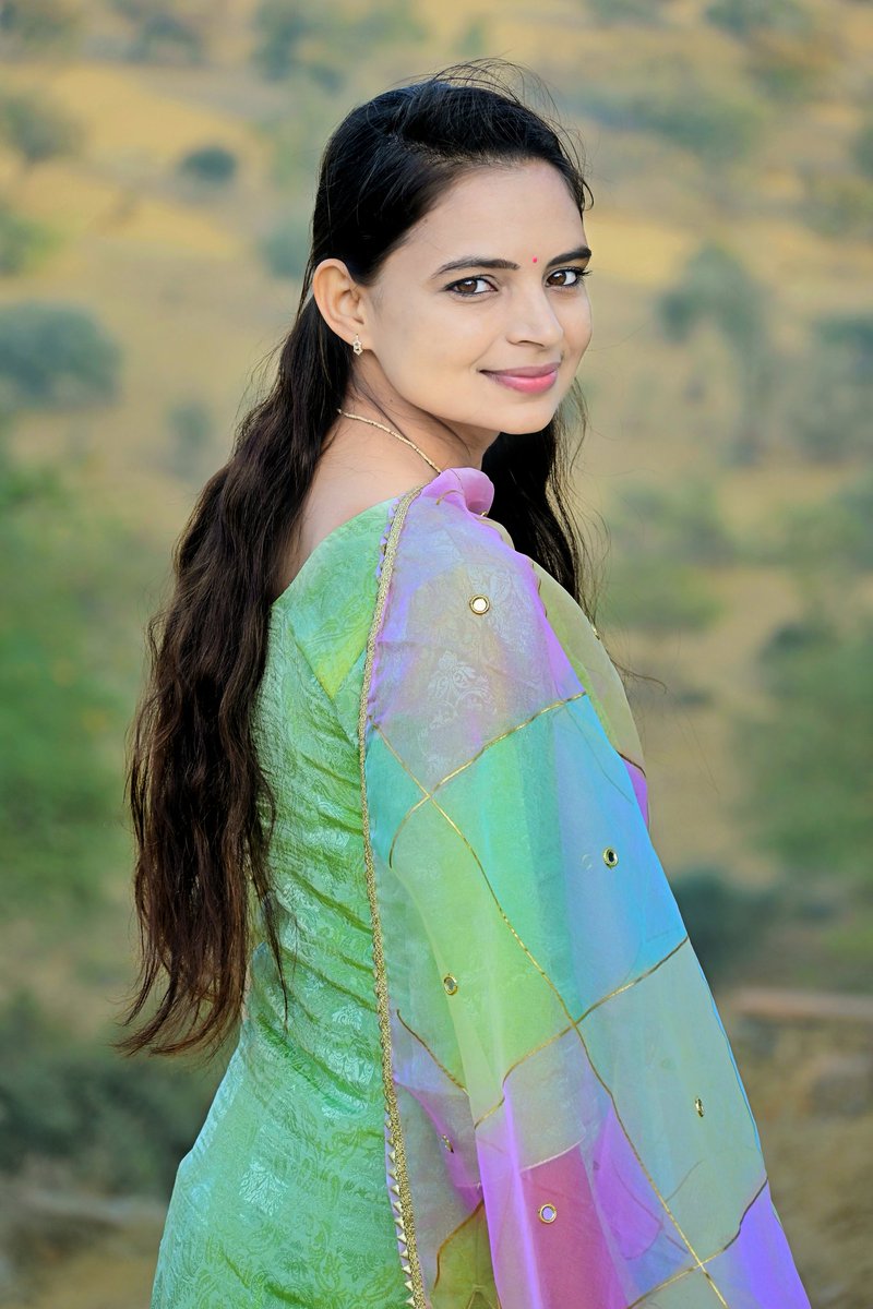 drmadhu_bishnoi's tweet photo. ज़िन्दगी की कठनाइयों से भाग जाना आसान होता है,
जिंदगी में हर पहलू इम्तेहान होता है,
डरने वालो को नही मिलता कुछ ज़िन्दगी में,
लड़ने वालों के कदमो में जहांन होता है। https://t.co/R3xhaxiuIU