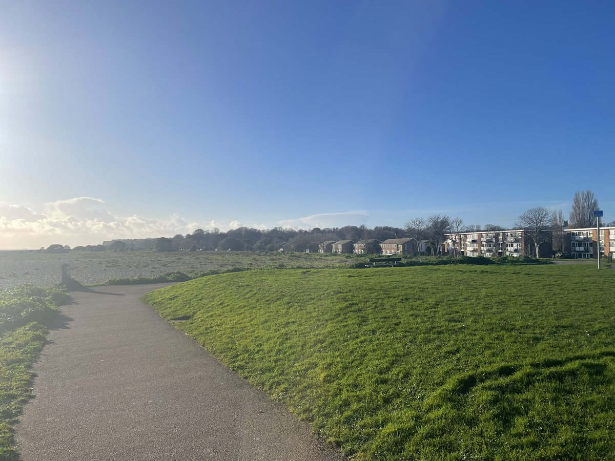 1FatKev's tweet photo. @Andrew7176 #Splendid morning down on the south coast my friend. https://t.co/Kq9EH3brwJ