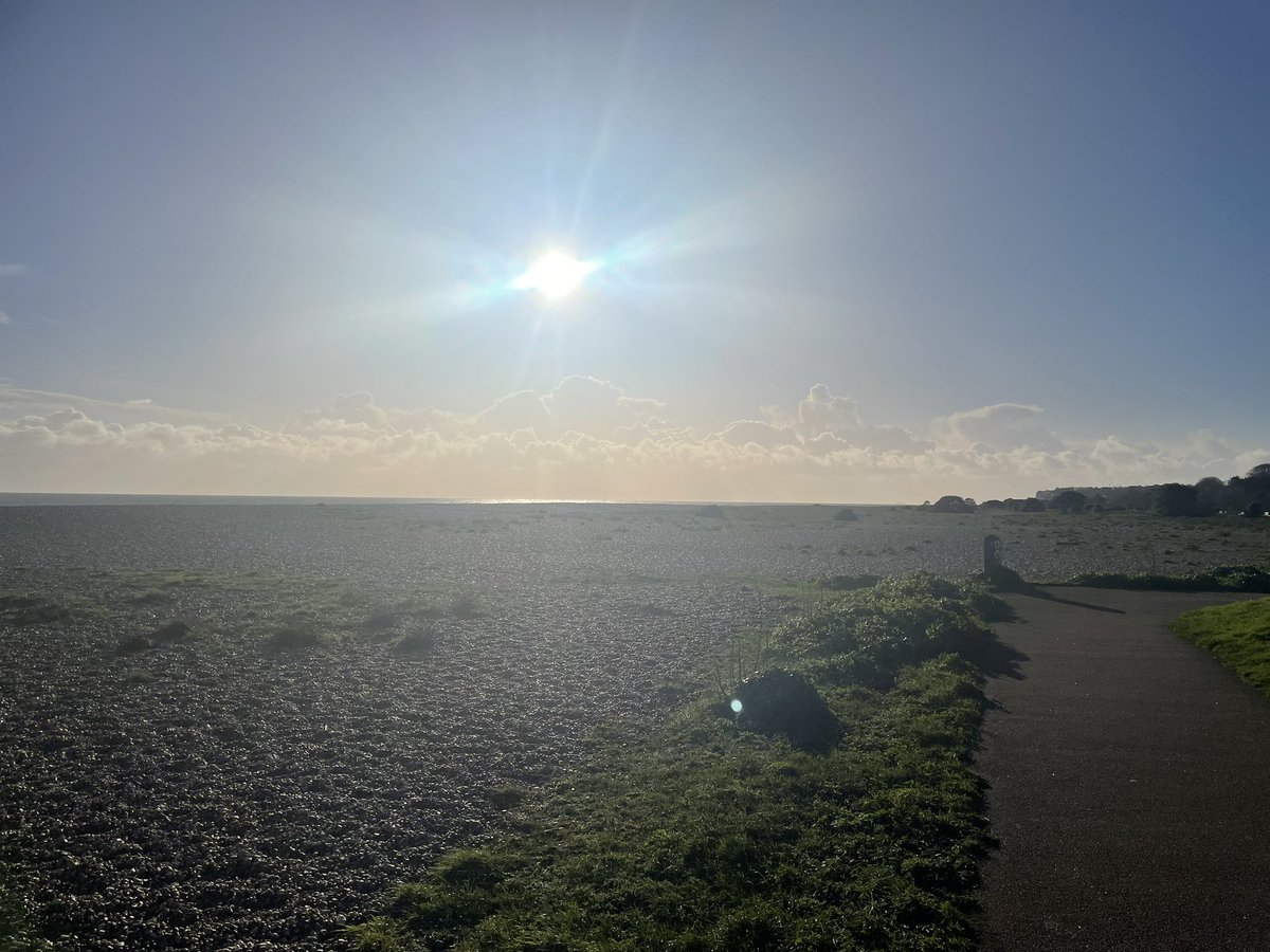 1FatKev's tweet photo. @Andrew7176 #Splendid morning down on the south coast my friend. https://t.co/Kq9EH3brwJ