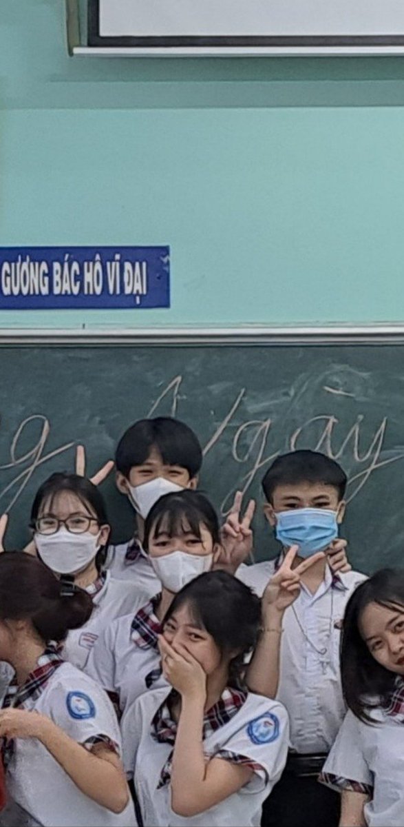 q12nam's tweet photo. Trung trường ib nè https://t.co/p5uRUwFkAw