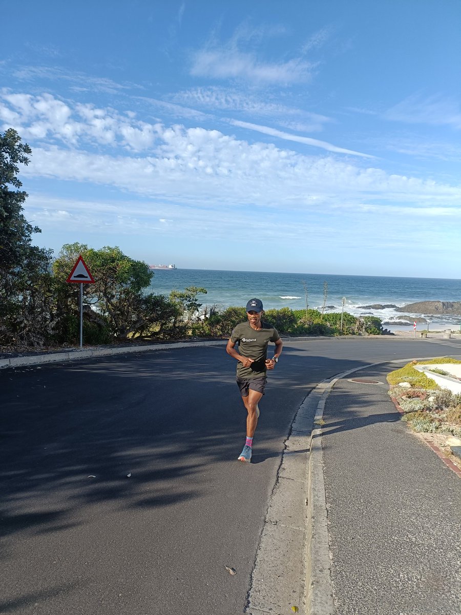 AneleBans's tweet photo. Recovery Run
#tsathlete
#tsbytotalsports
#totalsports
#ikhambidistribution
#hokafanssa
#hoka
#tailwindnutrition
#iloveboobies_za
#recoveryrun
#niceandeasy
#recovery
#runner
#athlete
#runBANSrun
πΈ@xolib_1 https://t.co/wdWyJUAqDA