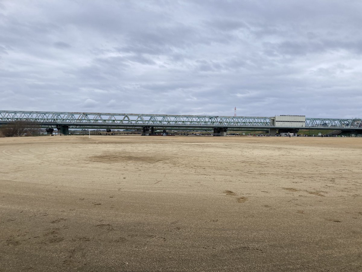 こんばんは！
ファンブルズのSNS担当です！

本日は河川敷で4時間練習する事が出来ました。
守備位置ローテーションノックは良い練習になりました。
今後もより良い練習法や苦手な部分の克服など質の高い練習をやっていければと思います。