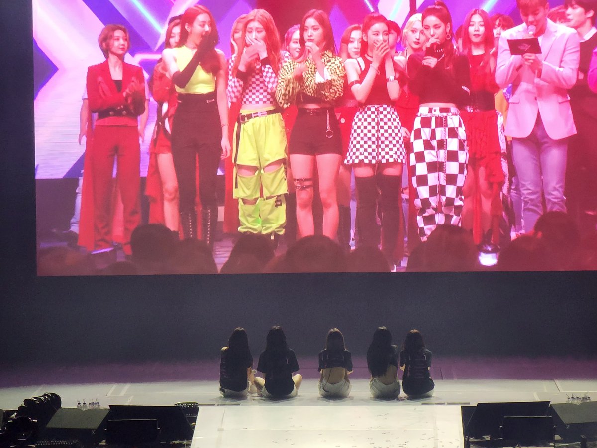 잠깐만 저기요😭