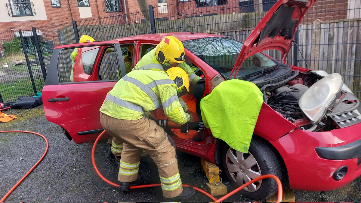 FireLongEaton's tweet photo. Today on-call FF Majer joined White Watch for an RTC training session.
The team worked to free two casualties. 
The driver had his legs entrapped and the passager had their arm impinged between the seat and b post as well as a faulty seat mechanism.👩‍🚒👩🏼‍🚒🚒 https://t.co/CyoTVVowq4
