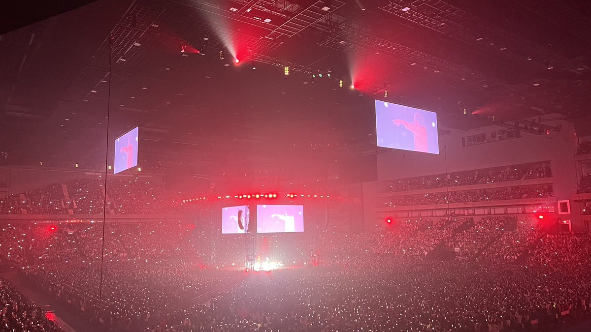 chailassi's tweet image. 藤井風”LOVE ALL ARENA TOUR”最高。graceのイントロで神さまみたいなものを感じて、サビあたりでおでこらへんにやさしくて気高い気のシャワーみたいなものが降ってくるみたいに感じた。風くん、高いところから気持ちいい愛をおろしてくれてありがとう。
#藤井風
#LOVEALLARENATOUR