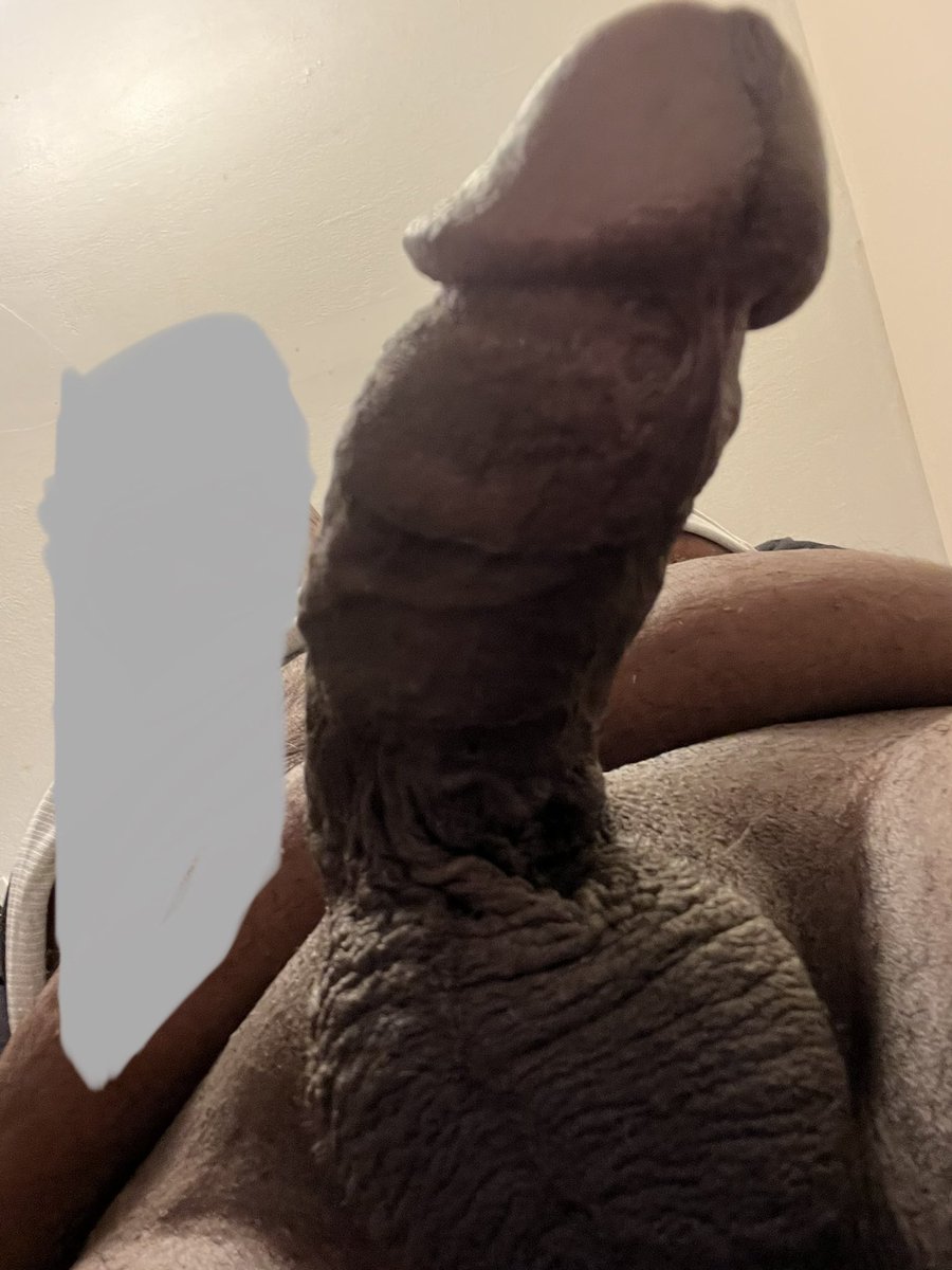 Morning wood in need of a pretty wet sloppy mouth 🍆🤤 #WetMouth #PrettyLips #DickSuckingLips #BBC #SexySoles #FootJob #FeetLover #Milfs #BBW