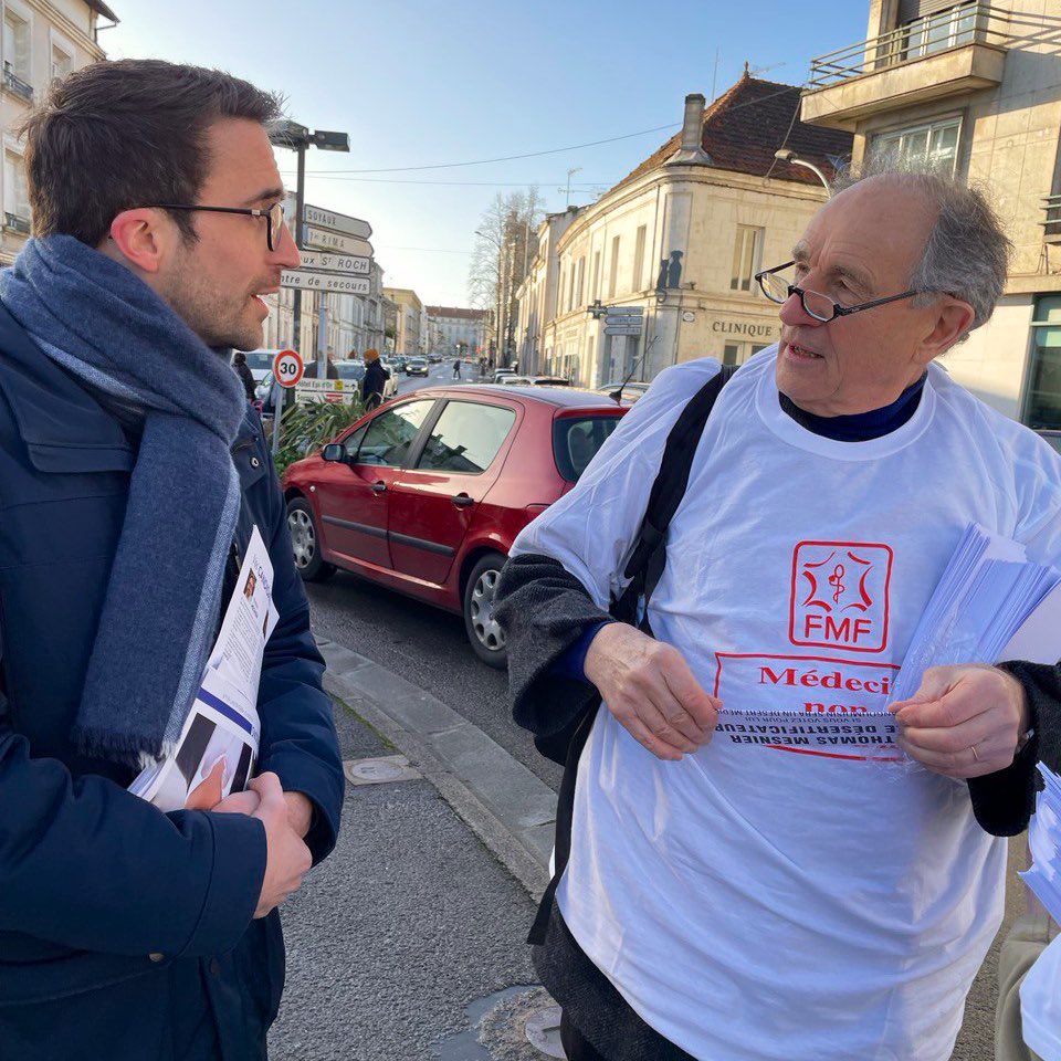 Thomas Mesnier (@tmesnier) on Twitter photo Un syndicat de mĂ©decins qui vient tracter sur un marchĂ© dans une campagne Ă©lectorale, une 1Ăšre non ? <a href="/hamonjeanpaul/">Jean Paul Hamon</a>, accompagnĂ© de militants <a href="/lesRepublicains/">les RĂ©publicains</a>, explique quâil faut que les mĂ©decins puissent continuer de sâinstaller librement sur la cĂŽte plutĂŽt quâen Charente. Un syndicat de mĂ©decins qui vient tracter sur un marchĂ© dans une campagne Ă©lectorale, une 1Ăšre non ? <a href="/hamonjeanpaul/">Jean Paul Hamon</a>, accompagnĂ© de militants <a href="/lesRepublicains/">les RĂ©publicains</a>, explique quâil faut que les mĂ©decins puissent continuer de sâinstaller librement sur la cĂŽte plutĂŽt quâen Charente.
