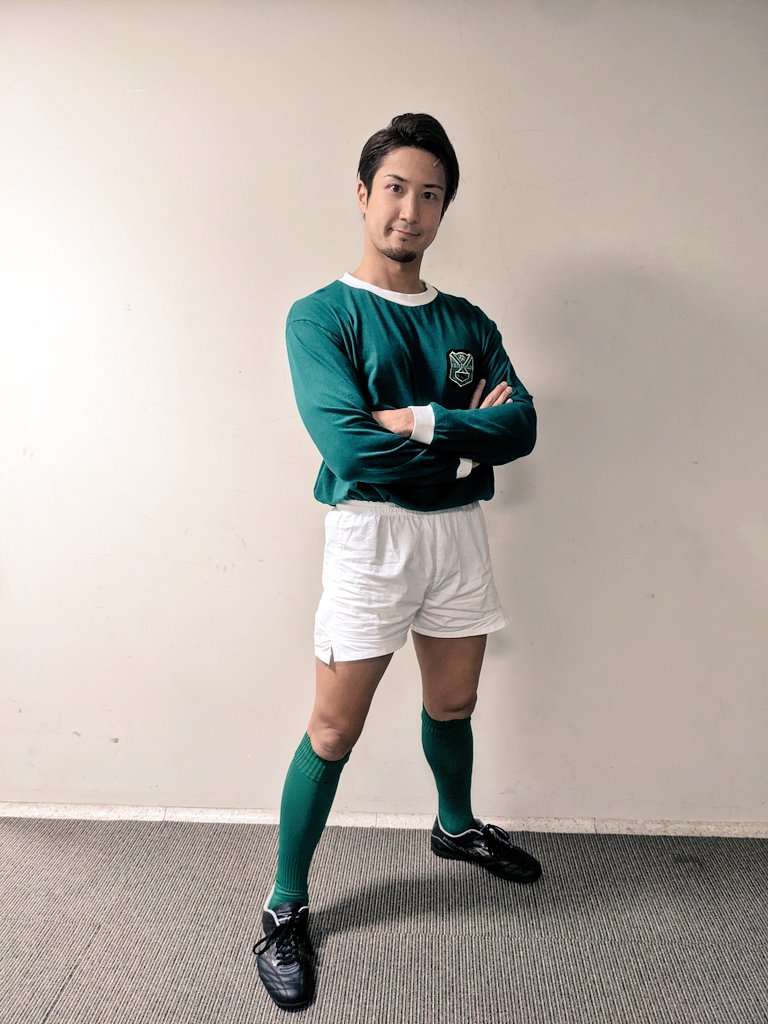 takumakumama's tweet photo. #ザ・ビューティフル・ゲーム
本日もありがとうございました！
どうも、ニールです！
劇中、僕はエメラルドチームの
『ニール』として試合したり、結婚式でたり、ジョンの友達として存在しています！
背番号は『９』
他の役もやっていますが、
ニール
よろしくね〜♪ https://t.co/SSrMgj0lue
