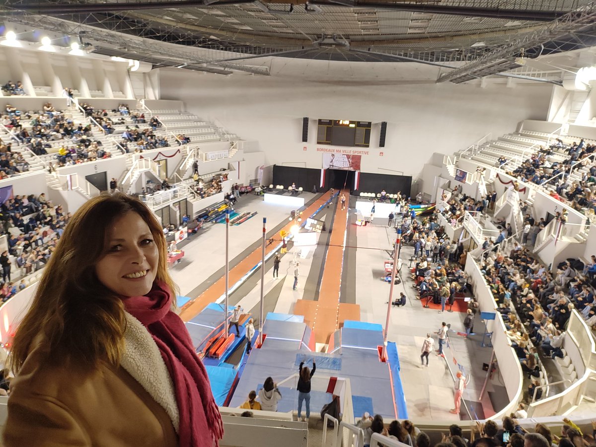 AlexMartin33000's tweet photo. Heureuse d'avoir participé au #starperche au palais des sports de #Bordeaux. Des athlètes de haut niveau réunis au meeting international du saut à la perche. Ils nous ont galvanisé tout au long de la soirée.
Une belle édition 2023 ! https://t.co/61eTEjNDd9