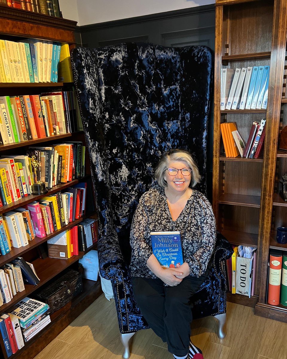 millyjohnson's tweet image. #ChristmasEveryday ends at the end of Jan so it’s still okay to read &amp;amp; there is so much love for this one of mine (thank you). Want to win a signed copy? Just like this post, RT, make sure you’re following me. Draw tomorrow (16th) at tea time. UK only (soz). Good luck xx ❄️