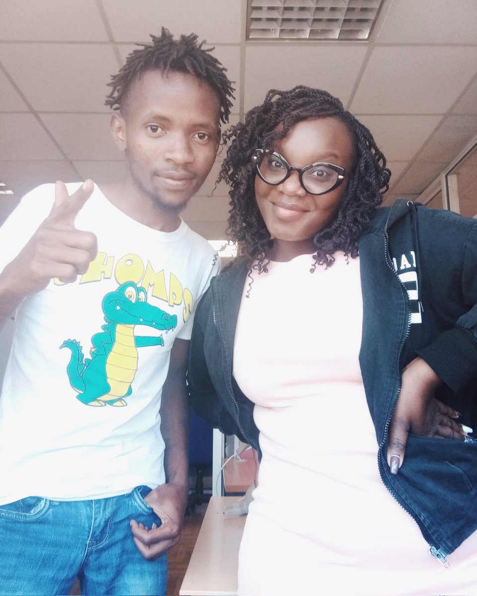 val_ludiema's tweet photo. #midundoyakiKenya hapa @RadioJamboKenya unajua vile sisi hufanyaaaaaa @djmarinator https://t.co/30D1RDxVQs