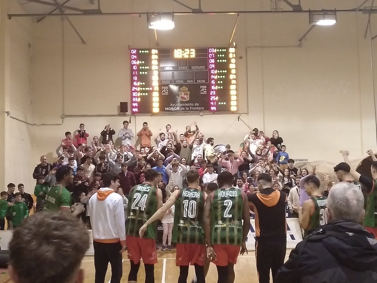 Gran partido el disputado ayer en el Alameda entre el CB Morón y el Real Canoe. Final de infarto con 7n último triple desde el centro de la cancha, que dio la victoria al CB Morón 101 a 98. <a href="/cbmoron/">C.B. Morón</a> <a href="/gallocbmoron/">Grada «El Gallo»</a>