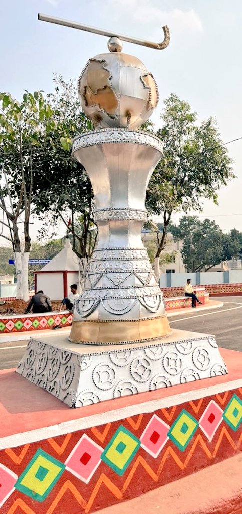 IErmirza's tweet photo. On the occasion of  Men's Hockey World Cup Odisha . Hockey trophy demo made with scrap materials.
Great work 👍🦾
#HockeyWorldCup
#Bhubaneshwar 
#Scrapmaterial 
@skilledinodisha @SDTE_Odisha @FIH_Hockey @sports_odisha https://t.co/XI9FmgeDmN
