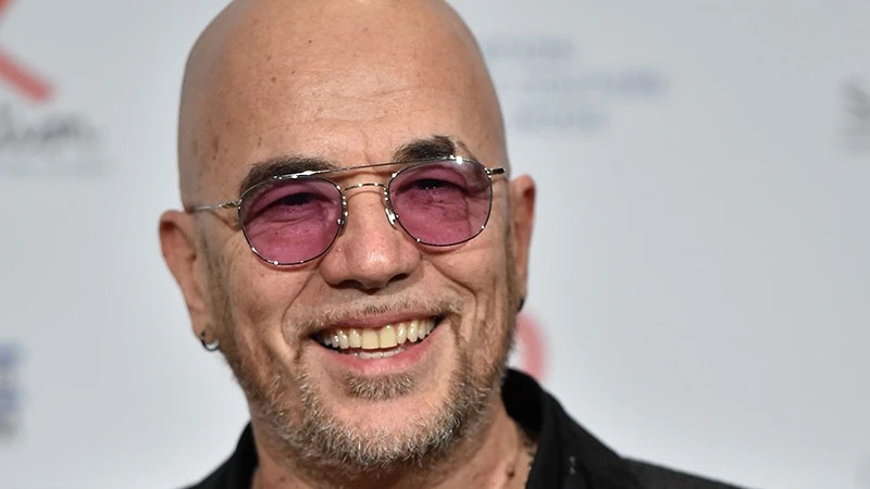 ced0404's tweet photo. @ZenRasta47 @satoshibles Pascal Obispo (french singer) 😅 ! https://t.co/Plj3DqO77o