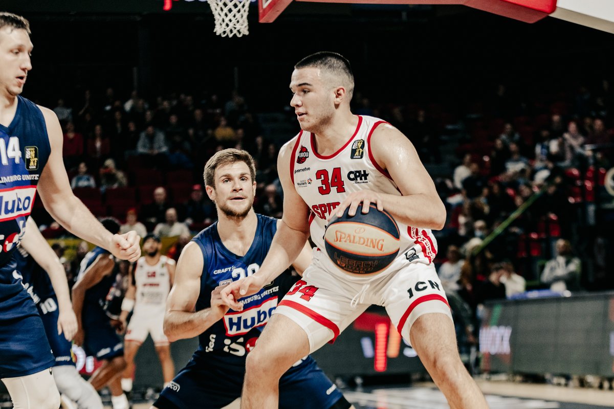 6 de suite et leader du championnat, le Spirou Basket va désormais préparer la demi-finale de la Coupe de Belgique. On a besoin d'un DÔME en feu dimanche prochain 🔥🔥🔥 #WeTheSix