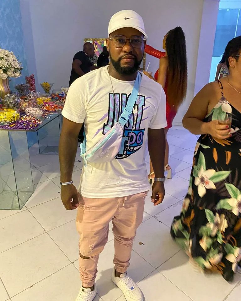 vinnyribsilva's tweet photo. Gratidão a Deus por mais um ano de vida 🎉🥳🎈🙏🏾 https://t.co/BiqBnInlZn