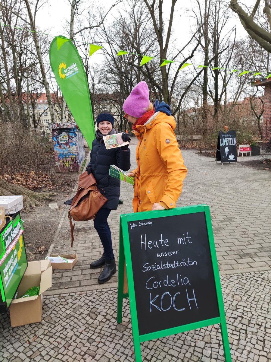 Cordelia Koch (@kochcordelia) on Twitter photo Stand mit <a href="/Fuer_immer_Juli/">Julia Schneider</a>. Sie ist im Abgeordnetenhaus Sprecherin für Verwaltung, Personal, Haushalt und Wald. Den Wahlkreis 7 im Nordosten von Prenzlauer Berg und Süden Weißensees vertritt sie mit großem Engagement und Expertise.
#zeitfuergruen #gruenepankow #kochfuerpankow Stand mit <a href="/Fuer_immer_Juli/">Julia Schneider</a>. Sie ist im Abgeordnetenhaus Sprecherin für Verwaltung, Personal, Haushalt und Wald. Den Wahlkreis 7 im Nordosten von Prenzlauer Berg und Süden Weißensees vertritt sie mit großem Engagement und Expertise.
#zeitfuergruen #gruenepankow #kochfuerpankow