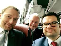 MikiGermany's tweet photo. Unabhängige Justiz?
Da scheissen wir drei Checker locker drauf.
Wer uns an den Karren pisst wird vernichtet....
#Kubicki #FDP #Lindner #Schubsen https://t.co/PSoHsKaJxc