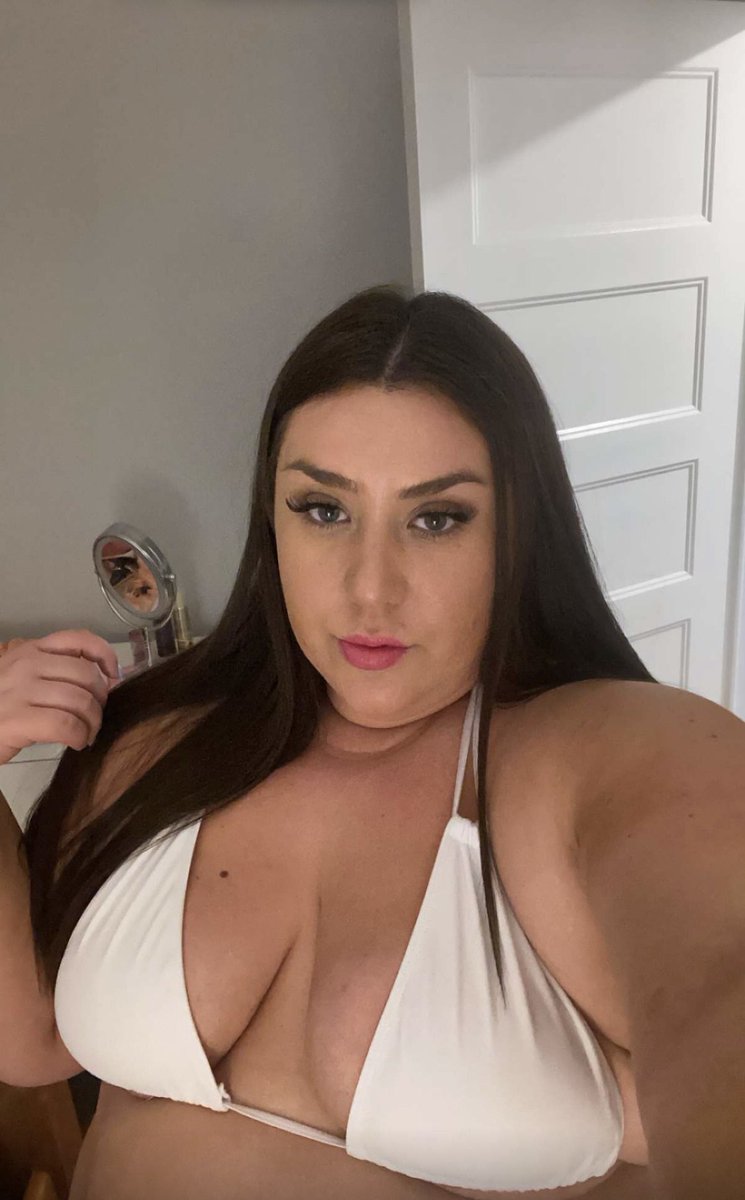 bbwlayla on Twitter "This bikini top might be getting a lil small 🙈