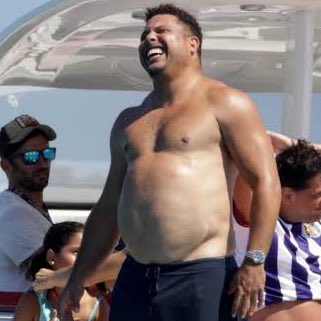 oficialmanualjr's tweet photo. Quando era pequeno o meu sonho era ser igual ao Ronaldo.

Finalmente eu consegui https://t.co/OQV46g149D