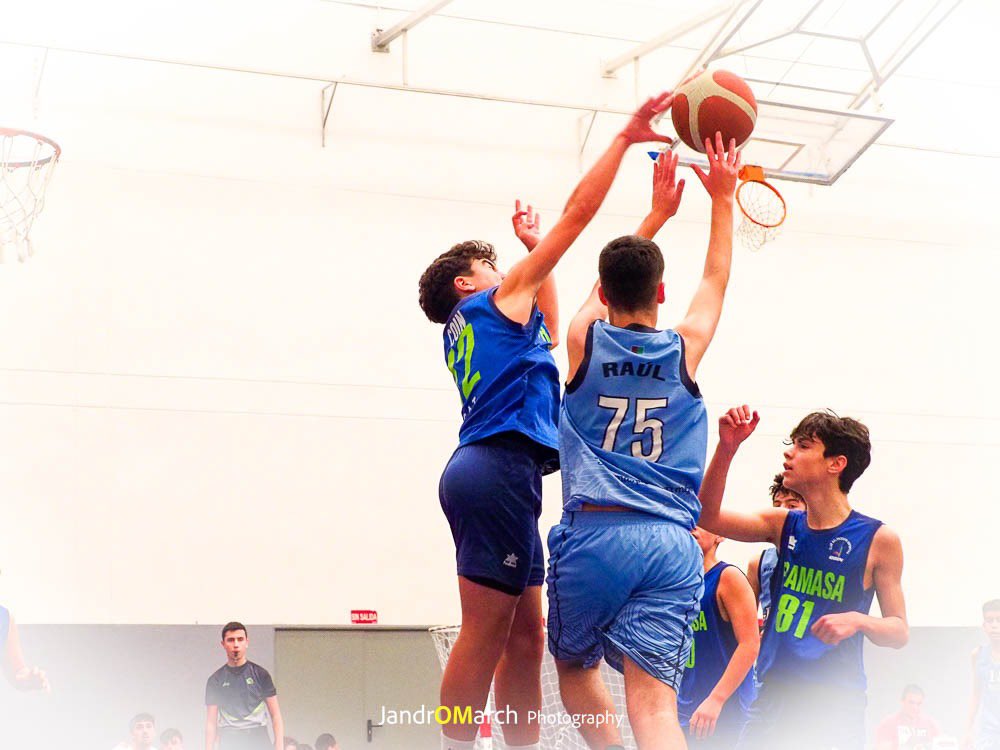 adecgoleta's tweet photo. 📌 RESULTADOS | Liga @FAB_Malaga | J6ª | Fase Previa🥇

😰 Infantil Masculino 3️⃣3️⃣ - 7️⃣3️⃣ @CBaloncestoCoin 

Tratamos de ser intensos y aguantamos un cuarto ante un equipo superior física y técnicamente. Con eso nos quedamos‼️

#SomosTUequipo💙
#vamosgoleta🏀 https://t.co/3XM2MyVhmI