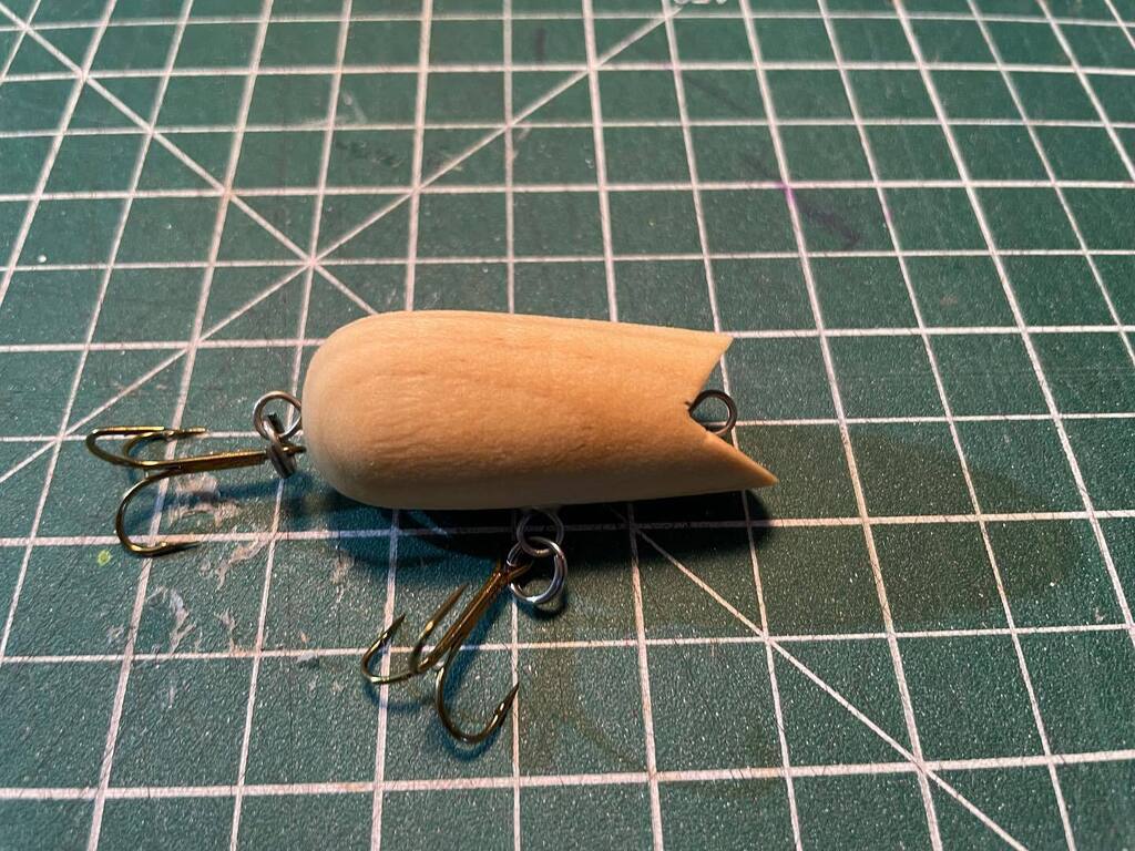 A_Lindfield's tweet photo. Finally making lures again. The spark plug and the sick sucker. #fishing #luremaking #lures #woodenlures #woodworking #create #handmade #handmadelures #fishinglures https://t.co/LwG0kLxzHN https://t.co/K6R3d56fBY