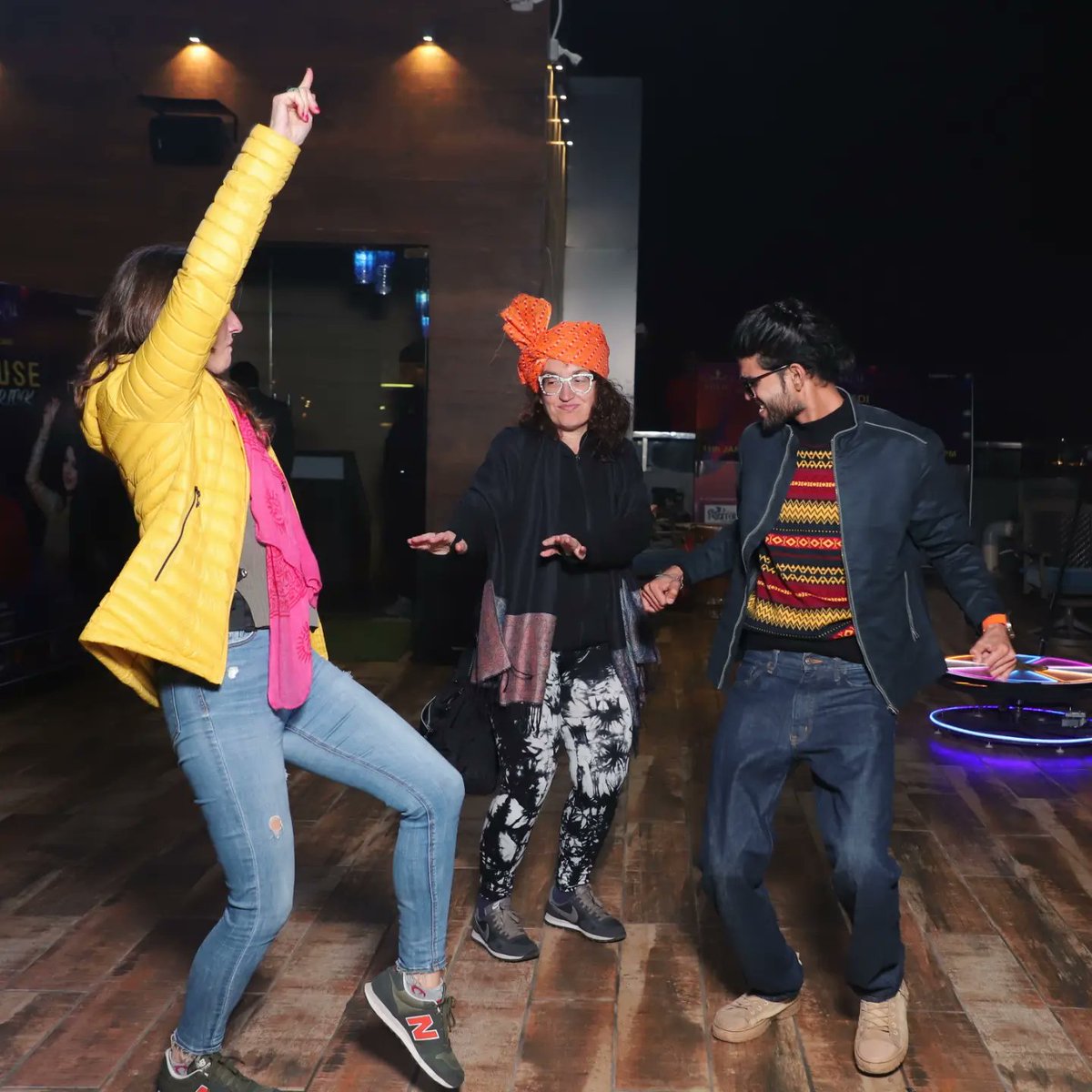 rjaykar468's tweet photo. #dance #picture #carousehattrick #party #agra https://t.co/thsDEQ6MSM