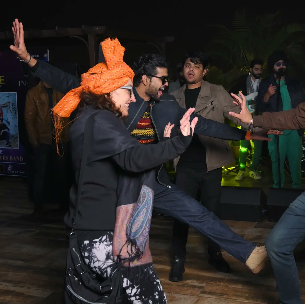 rjaykar468's tweet photo. #dance #picture #carousehattrick #party #agra https://t.co/thsDEQ6MSM