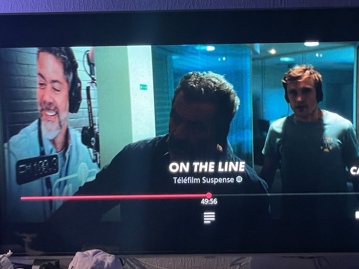 Quand tu regardes tranquillement un film🍿, 'On The Line', sur @canalplus et que tu vois apparaitre la tête de @BrunoGUILLONOff et @ManuPayetOff 😂😂😂 #canalplus #ontheline #melgibson