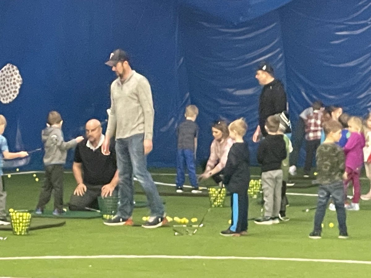 DakJuniorGolf's tweet photo. We are rolling!!!!!   Our biggest clinic ever with over 160 juniors this morning ages 5-12!!   ⁦@bismarckparks⁩ to register for the next 2 clinics!   #growthegame https://t.co/4C9FmPKImo