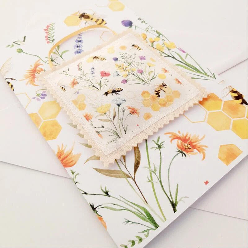 Such a great idea. thebritishcrafthouse.co.uk/product/bees-a… #tbchboosters #smallgiftidea