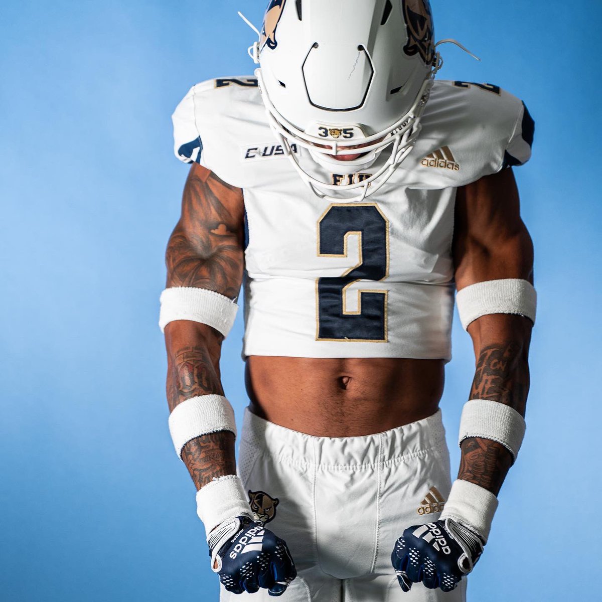 jojoo2x's tweet image. God’s Son 💙 #PawsUp #Committed