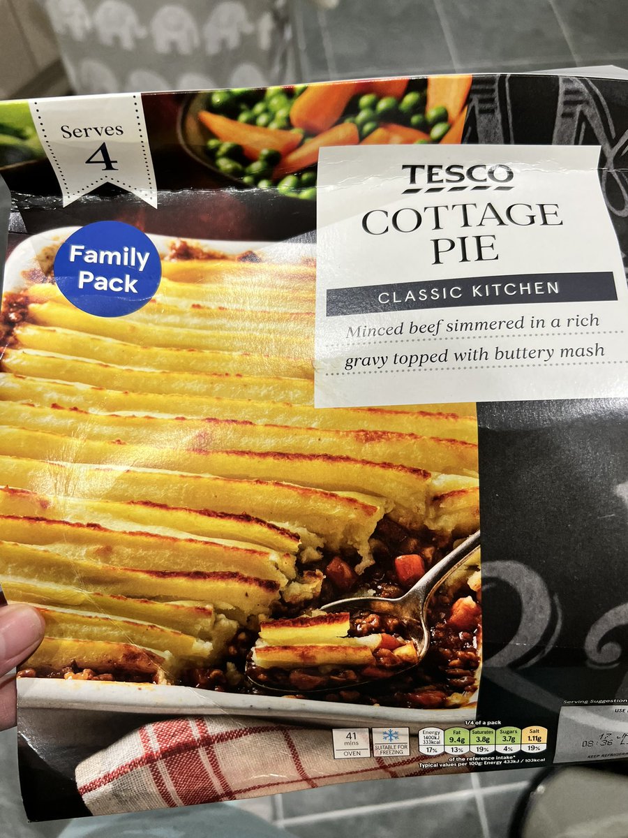 GLeelee88's tweet photo. @Tesco not buying this ever again! Absolute rip off where’s the mince? It’s basically just mash!!! I mean seriously! https://t.co/wd86cuTGW9