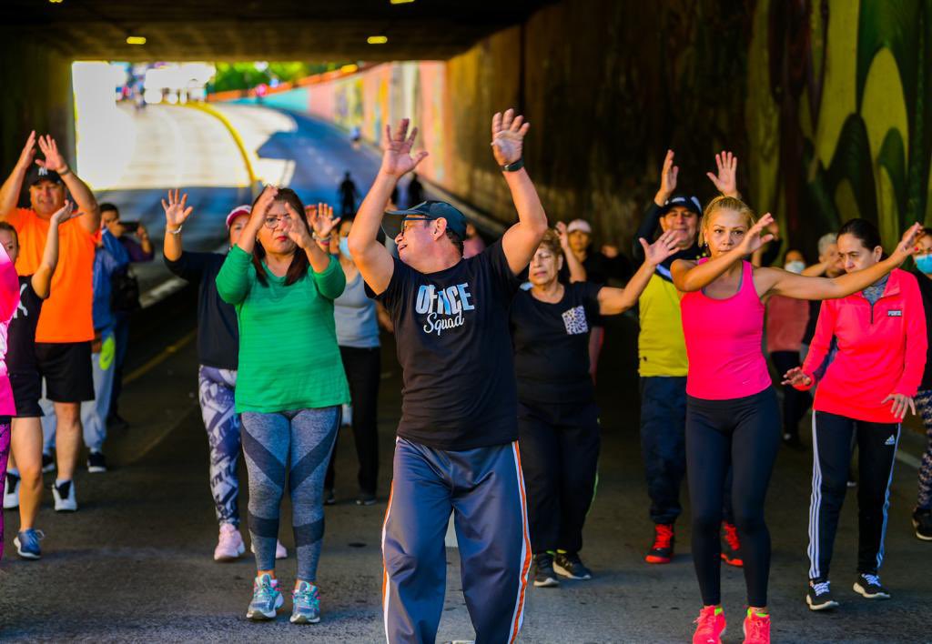 FatimaMachadoSS's tweet photo. ¡Un domingo más en la Ciclovía Constitución! 🙌🏻

Diversidad de actividades físicas y mucha diversión para compartir en familia. ☀️🏃🏻‍♂️👨‍👩‍👧‍👦 https://t.co/djiEbrays7