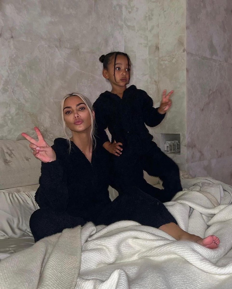 Kim Kardashian tweet media