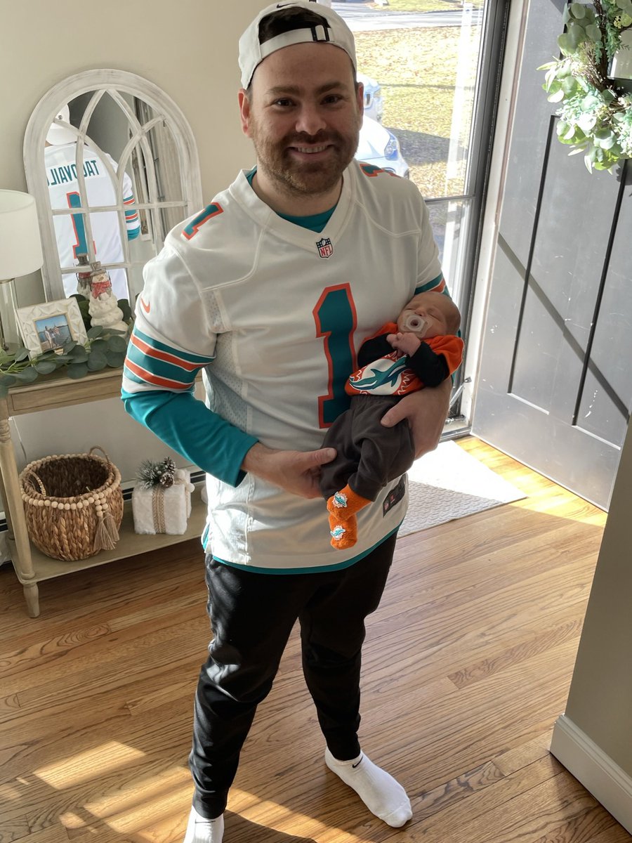MattyIce912's tweet photo. Newest fins fan @MiamiDolphins !! #FinsUp https://t.co/t1aZrI3wBe