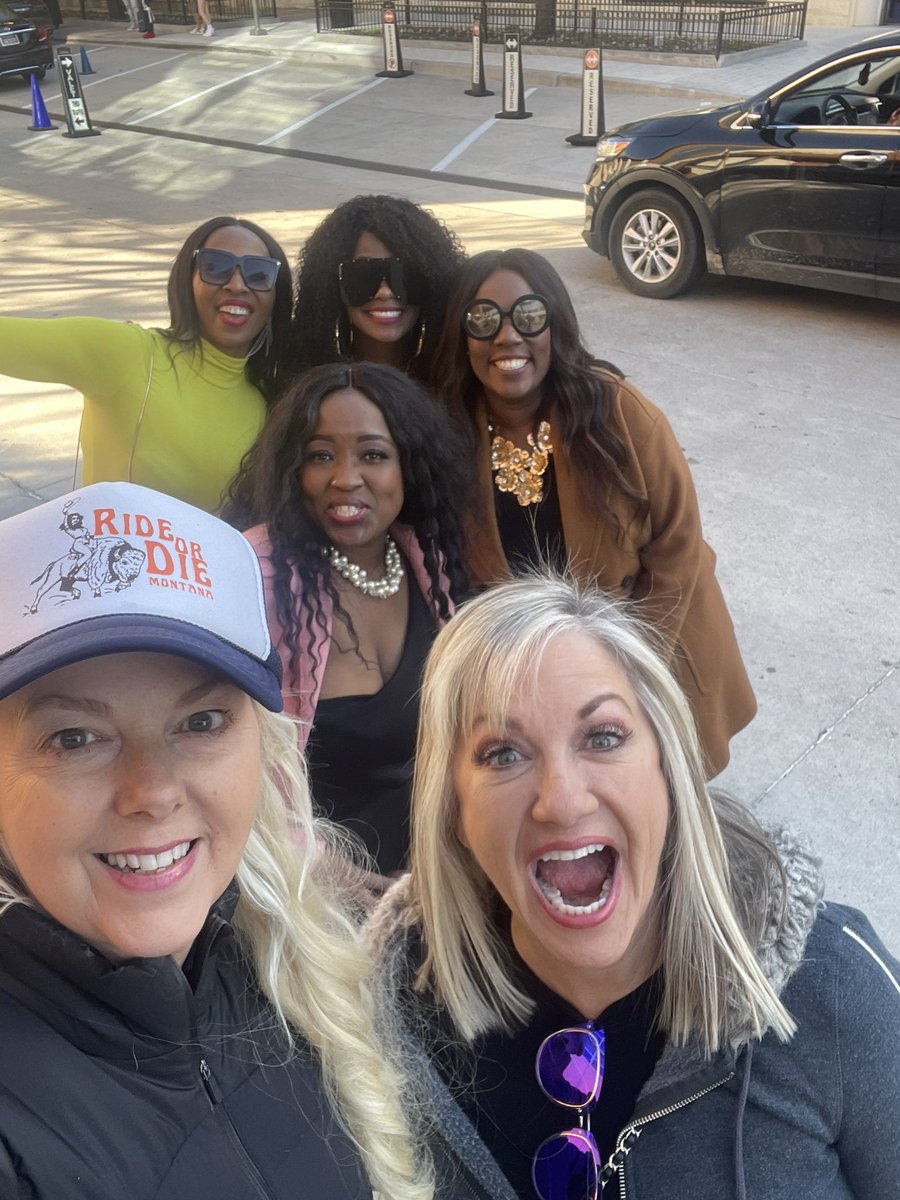 Met this beautiful lady Sekai today at <a href="/LegacyWestPlano/">Legacy West</a> and she and I talked about a hospital in Zimbabwe - I’m going to read the book and see how I can support this hospital #Zimbabwe #hospitalbytheriver #devineconnections