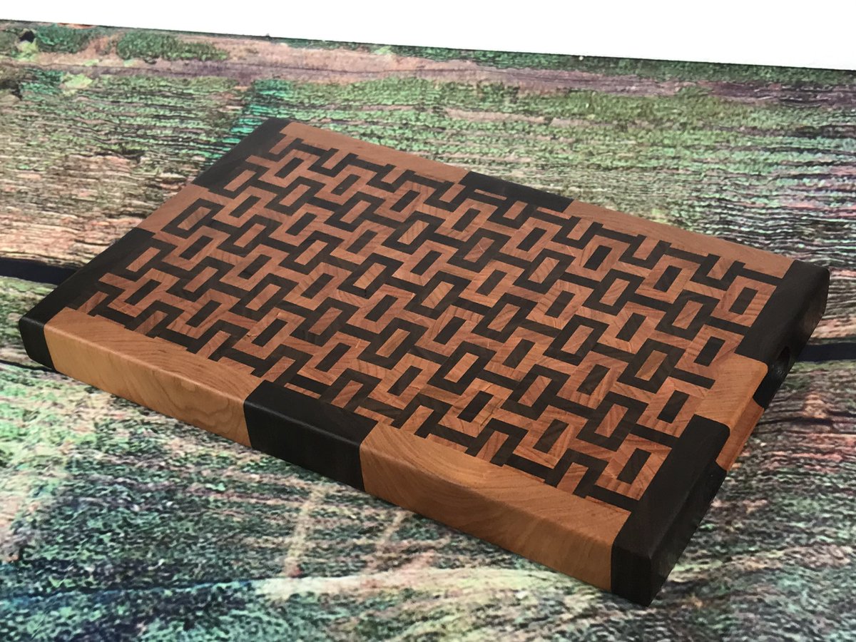 BillTracy138's tweet photo. End grain cutting board I made and sold a while back. #woodworking #endgraincuttingboard https://t.co/ilg2VQnNo9