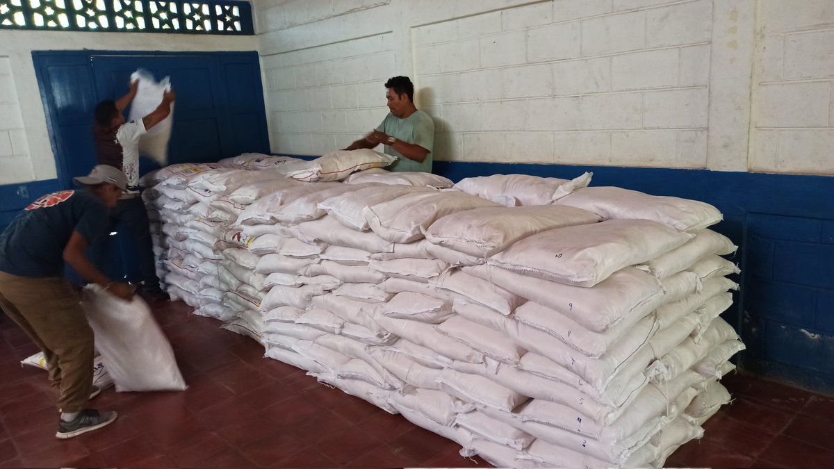 🎈#MinedJuigalpa Recibimos Primer Entrega de la Merienda Escolar Que Envía Nuestro Buen Gobierno Para Tod<a href="/s/">『S』</a> L@s Niñ@s De Este Municipio.🥛🥣
#MinedChontales
#PatriaBenditayLibre
<a href="/minednicaragua/">Ministerio de Educación Nicaragua</a> @LilliamHerreraM
<a href="/salvadorVang/">Salvador Vanegas G</a> <a href="/ChontalesMined/">Mined Chontales</a> <a href="/minednicaragua/">Ministerio de Educación Nicaragua</a>
#EnVictoriasEducativas