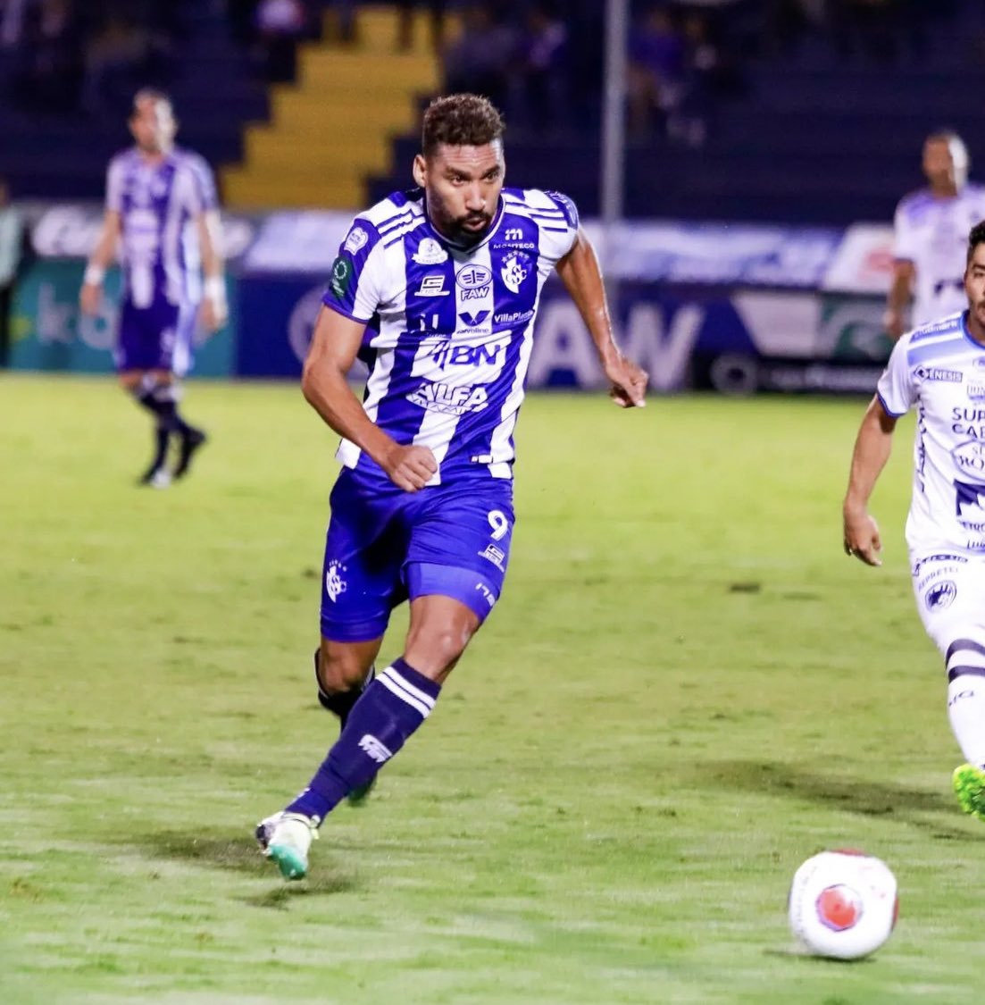 ¡¡MARCEL HERNANDEZ LLEGÓ AL GOL 100 EN EL FÚTBOL NACIONAL!! 🔵⚪️ (1-1)

¡¡UNO DE LOS MEJORES EXTRANJEROS DE TODOS LOS TIEMPOS!! 🇨🇺