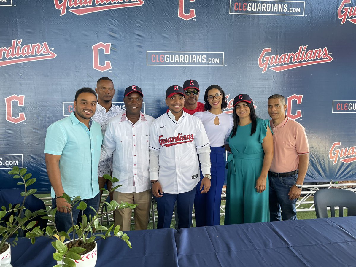 CleGuardPro's tweet photo. #Guardians have officially signed  switch hitting (OF) prospect Yerlin Luis for $850K out of Santo Domingo, Dominican Republic. 

https://t.co/ItOfKYex0C…

#ForTheLand #Future https://t.co/t6bjYe3eS4