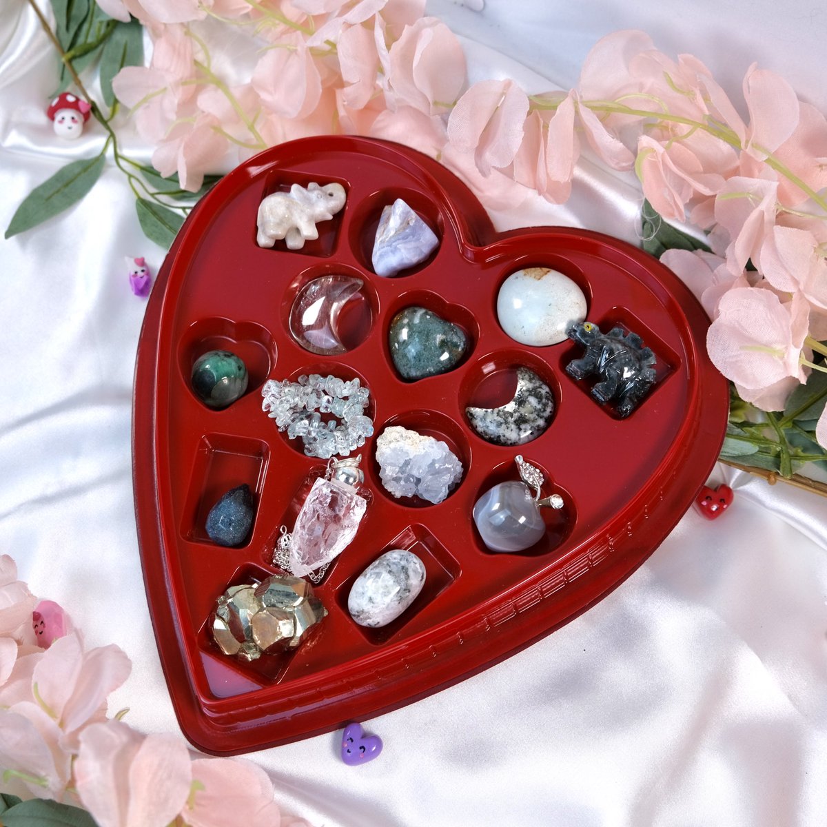 TheFaeryGrove's tweet photo. Going to the post office tomorrow!! All orders placed today will be apart of this weeks shipment 💘💌

Manifesting I hit my goal 🙏🏻 im just 10 orders away 💕 https://t.co/1a6dDrPDzG