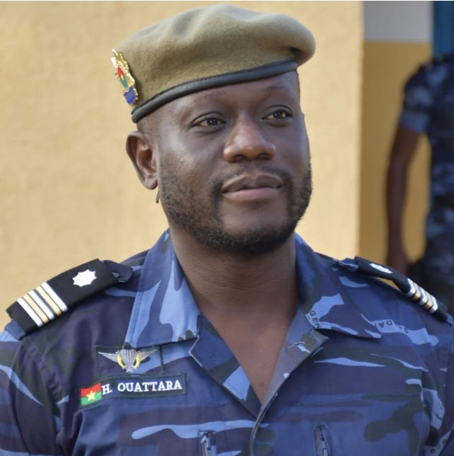 suglimanie's tweet photo. Le Lieutenant-Colonel OUATTARA Cheick Hamza est le Commandant de la Légion Spéciale, entité spécifique regroupant les corps et les unités spécialisés de la Gendarmerie Nationale: 
#USIGN #GARSI 
#GEHGN 
#GSIGN
#BurkinaFaso #Tl226 #gendarmerie_nationale https://t.co/CuVmJQYgNQ