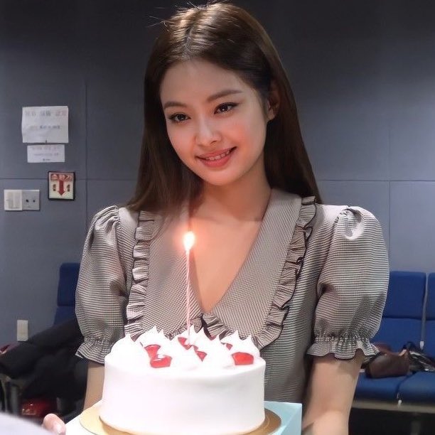 tiny_ninii's tweet photo. Happy birthday to the sweetest girl 

JENNIE RUBY JANE DAY
#TheIconJENNIEDay
#오늘생일인_걔가_나야_제니 https://t.co/0GbxBdhx9Q