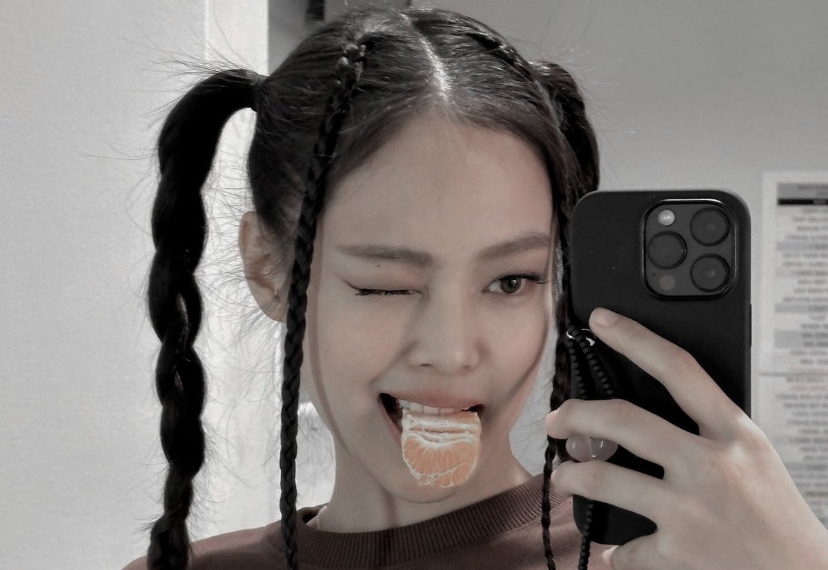 BPINKLATINO's tweet photo. Comienza a celebrar el cumpleaños de  JENNIE. Responde con el hashtag + tagline.

JENNIE RUBY JANE DAY
#TheIconJENNIEDay
#오늘생일인_걔가_나야_제니 @BLACKPINK https://t.co/CDmHeJLiPV