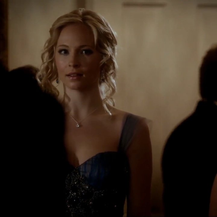 "Sevdim bir kadını yollarım şaştı..."