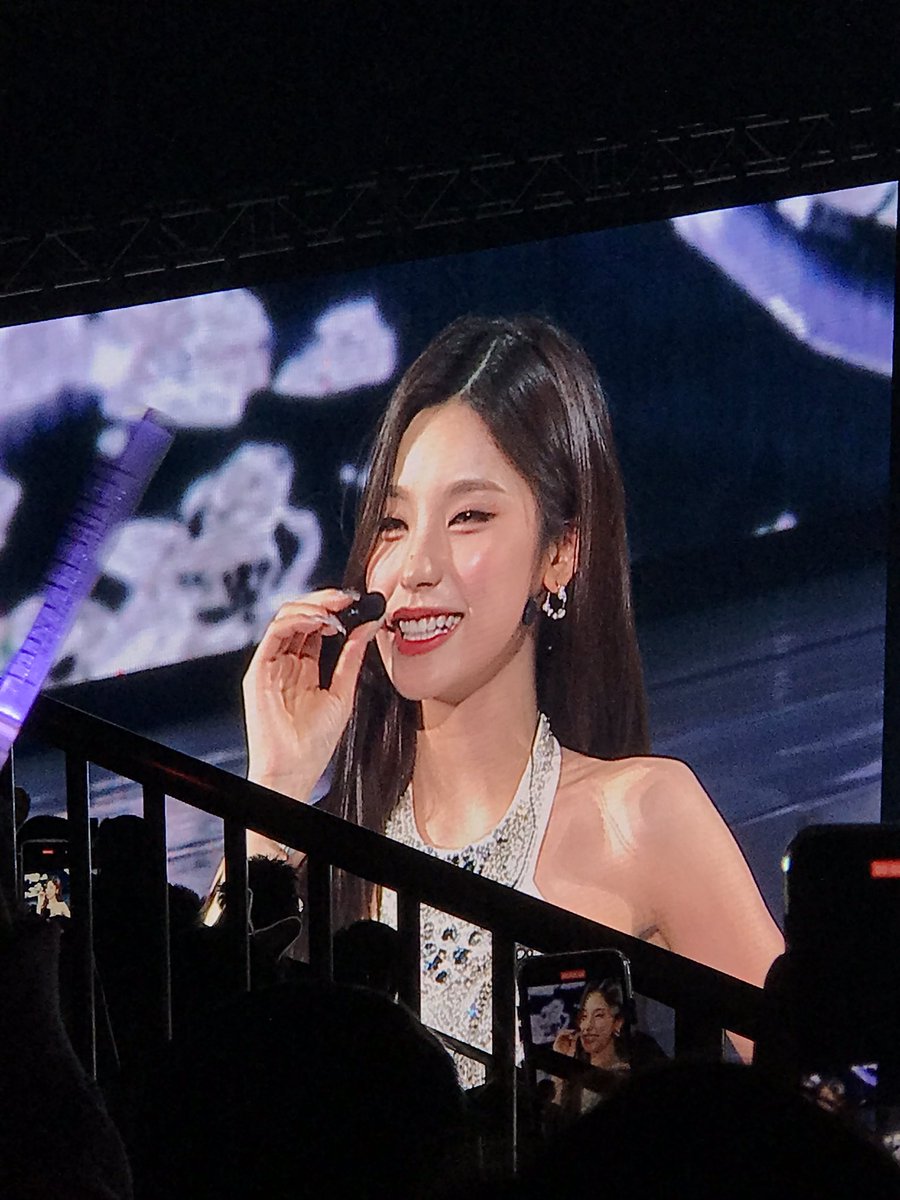 luvfairyfairies's tweet photo. the orig plan was i-chaperone ang fanboy na kapatid sa itzy con pero parang ako yung super nagenjoy dumating sa point na nagpagawa ako freebies for ryeji &amp; namigay tapos umiyak at nagwala sa con lmao 🤣

#ITZYinManila #ITZY_CHECKMATE #ITZY_CHECKMATE_MANILA #CheckmateInMNL  #ITZY https://t.co/hDiRx9isjC