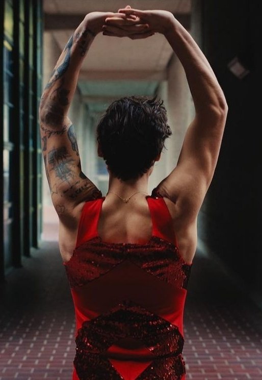 1 RT = 1 VOTE

I'm voting for #AsItWas for #BestMusicVideo at the #iHeartAwards