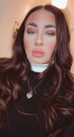 Meine Pussy ist noch nicht nass genug ich brauche deinen dicken Schwanz.💖❤