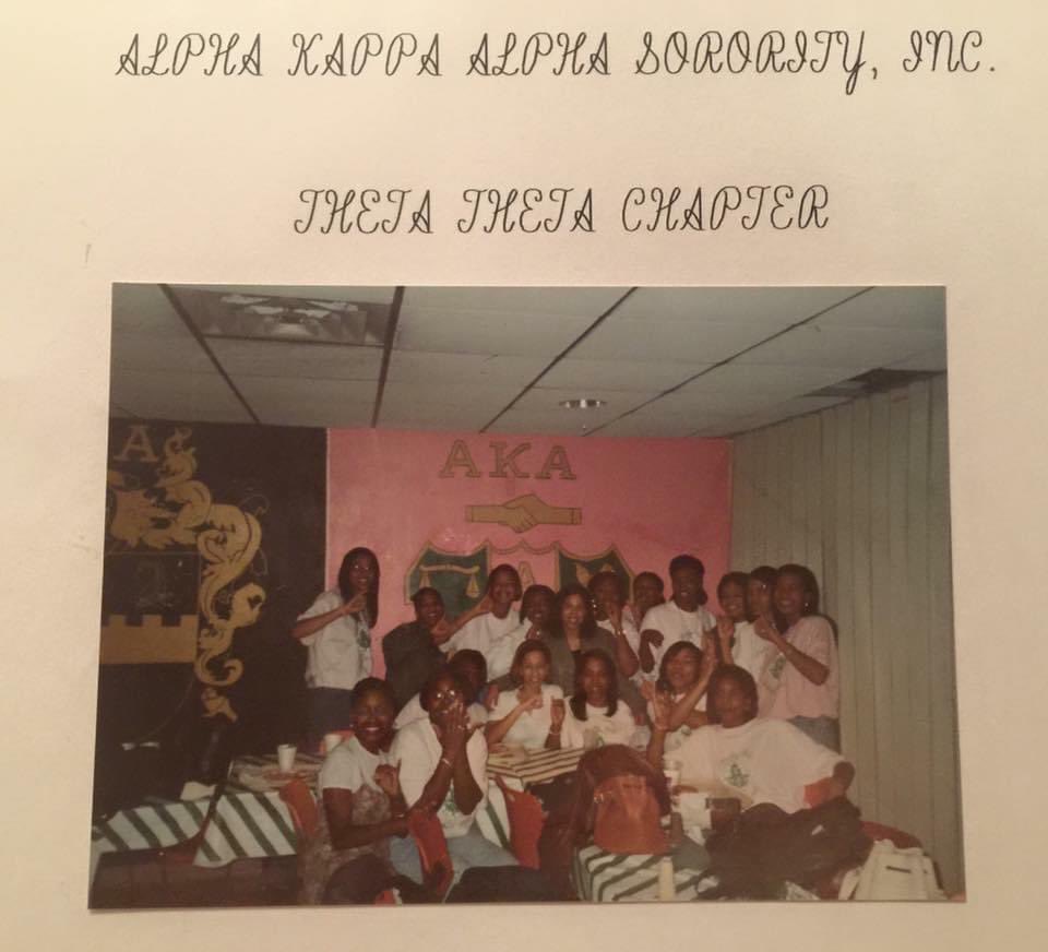 Tanya_N_Shelton's tweet image. Throwback to my days on the yard @PaulQuinn1872. The cafeteria was always crowded for probate shows. No flyers needed. You knew a line went over when everyone was dressed alike in morning classes. Happy Founders Day! 💗💚 #AKA1908 #ThetaTheta #Spring97 #PQC